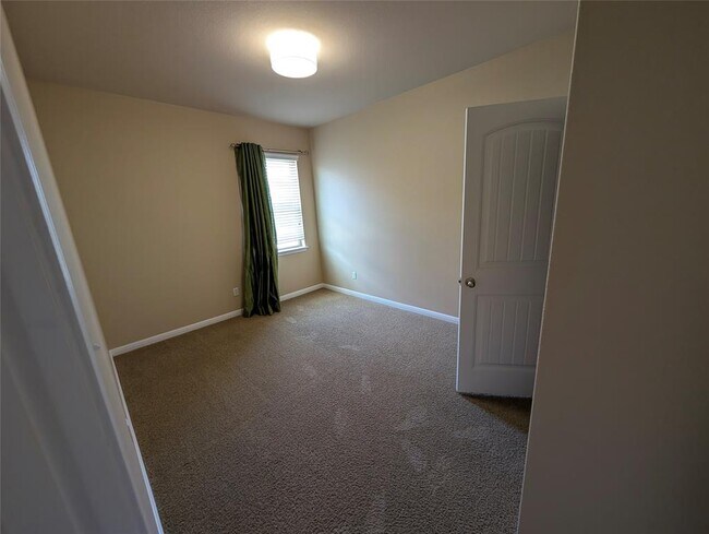 Building Photo - 173 Lone Tree Hollow