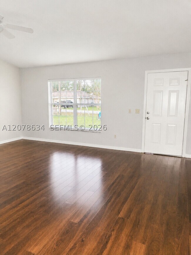 Building Photo - 22 Pecan Drive Pass