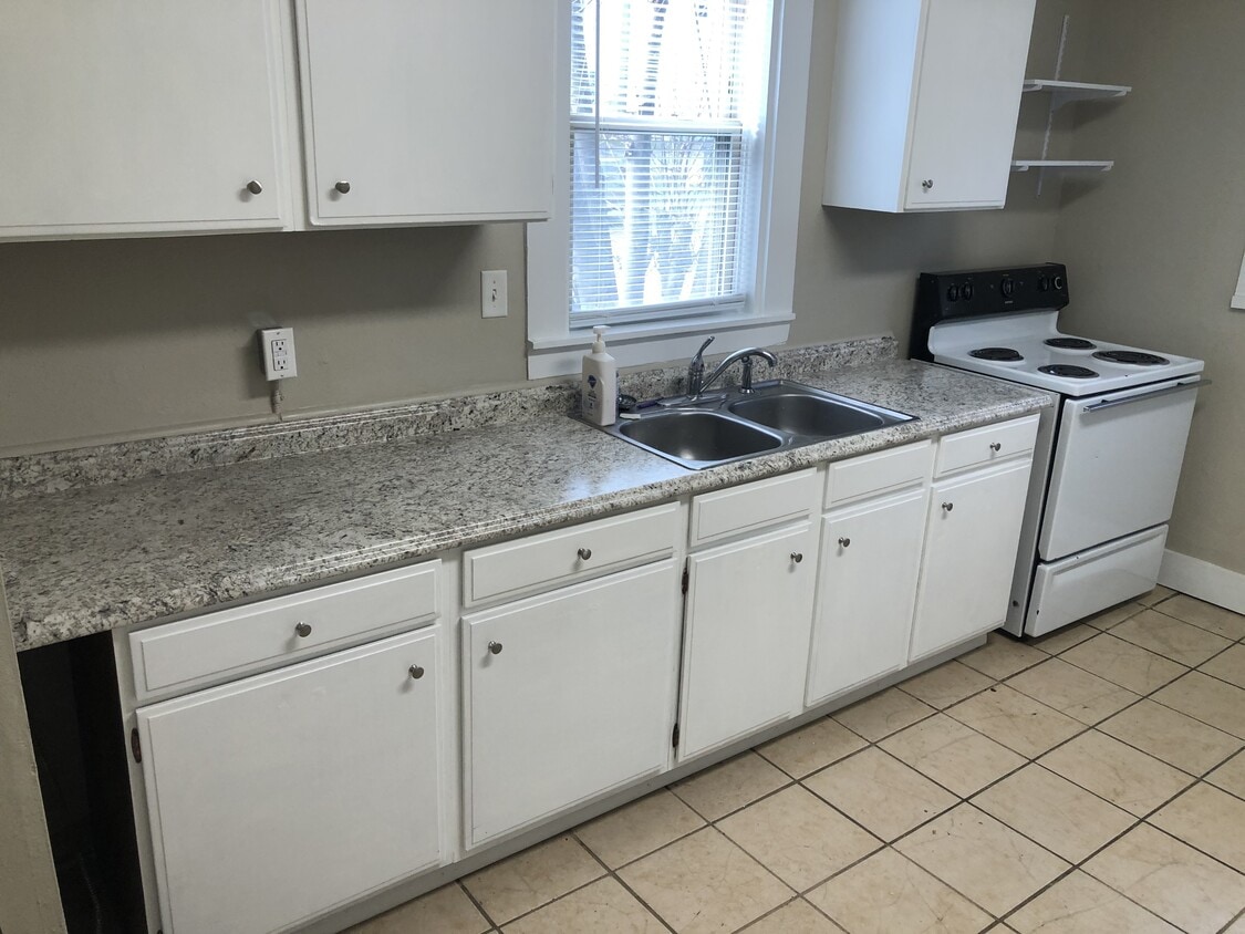 Foto del edificio - 675 Jefferson St