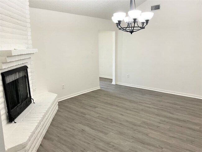 Building Photo - 9511 Rannock Way