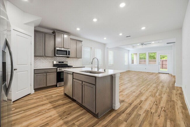 Foto del edificio - 21647 Alberta Frst Cir
