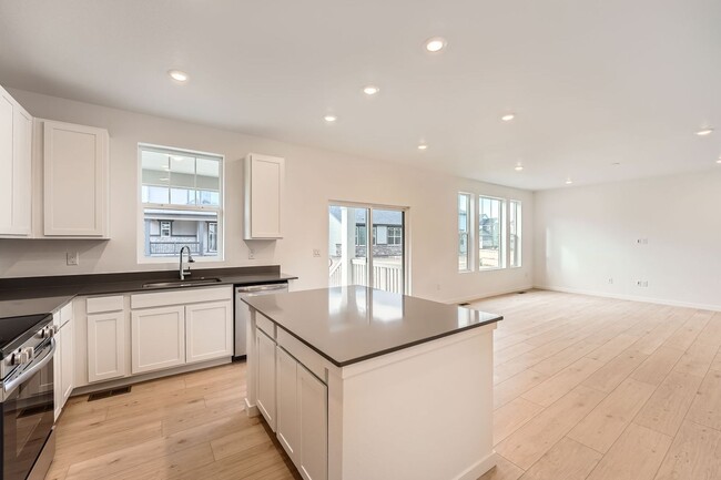 Foto del edificio - BRAND NEW exquisite 3bd home in Harvest Ri...