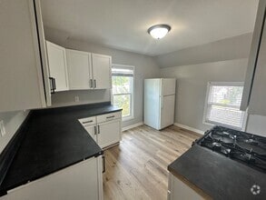 Building Photo - 1020 Emerson Ave