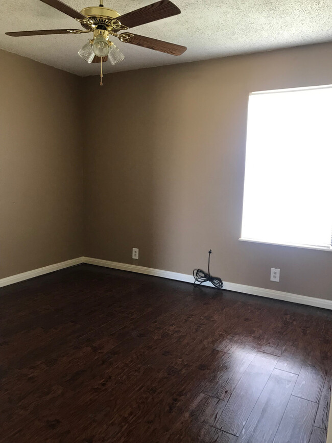 Building Photo - Alexander Duplex A &amp; B