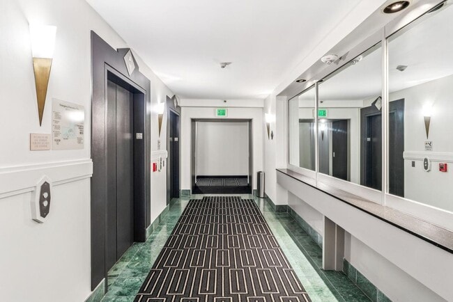 Building Photo - 300 3rd St