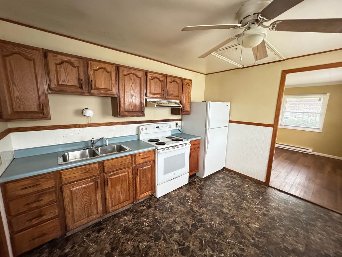 Foto principal - 3 Bed, 1 Bath in South Bend IN. ACCEPTING ...