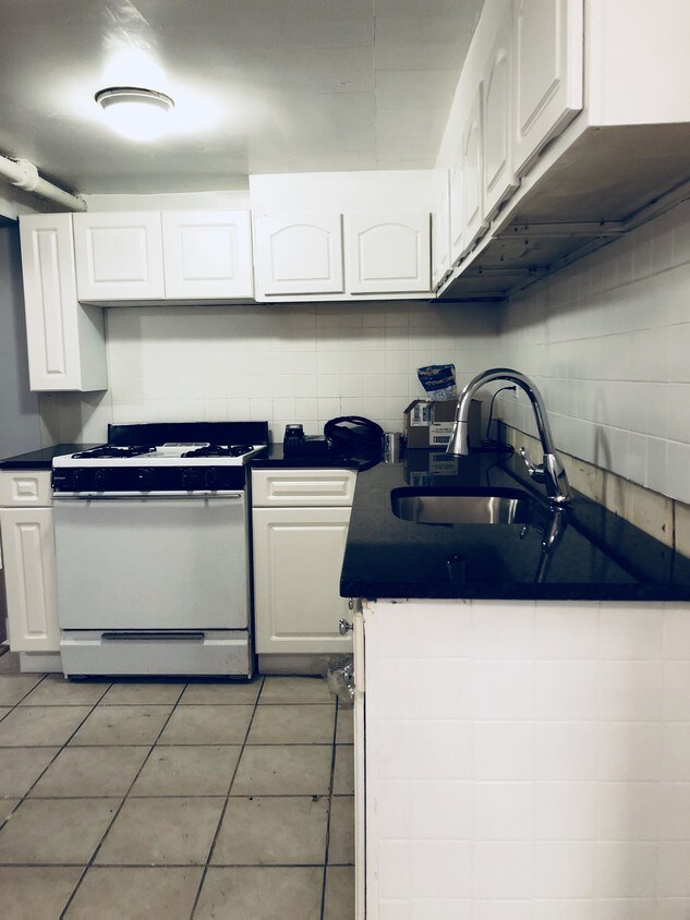 Foto del edificio - 1661 Radcliff Ave