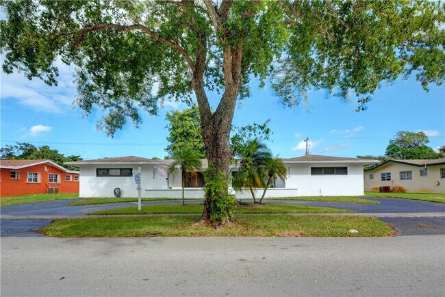 Building Photo - 7231 NW 15th St