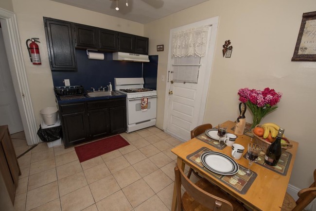 Building Photo - 2 bedroom in Easton PA 18042
