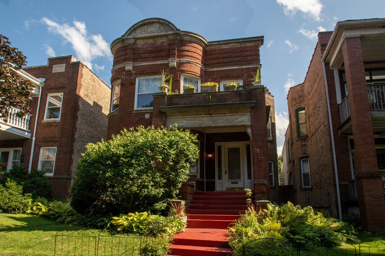 Primary Photo - 1241 W Columbia Ave
