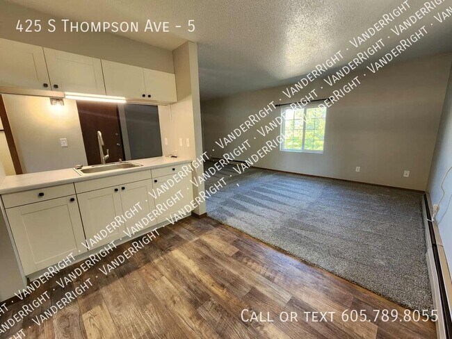 Building Photo - 425 S Thompson Ave
