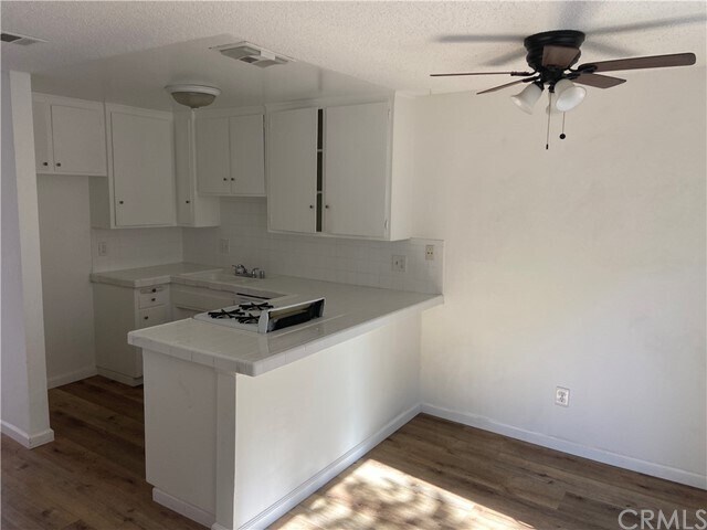 Foto del edificio - 2661 Andover Ave