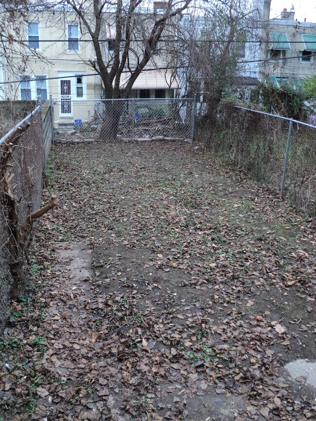 Building Photo - Remodeled Beauty - Oak Lane
