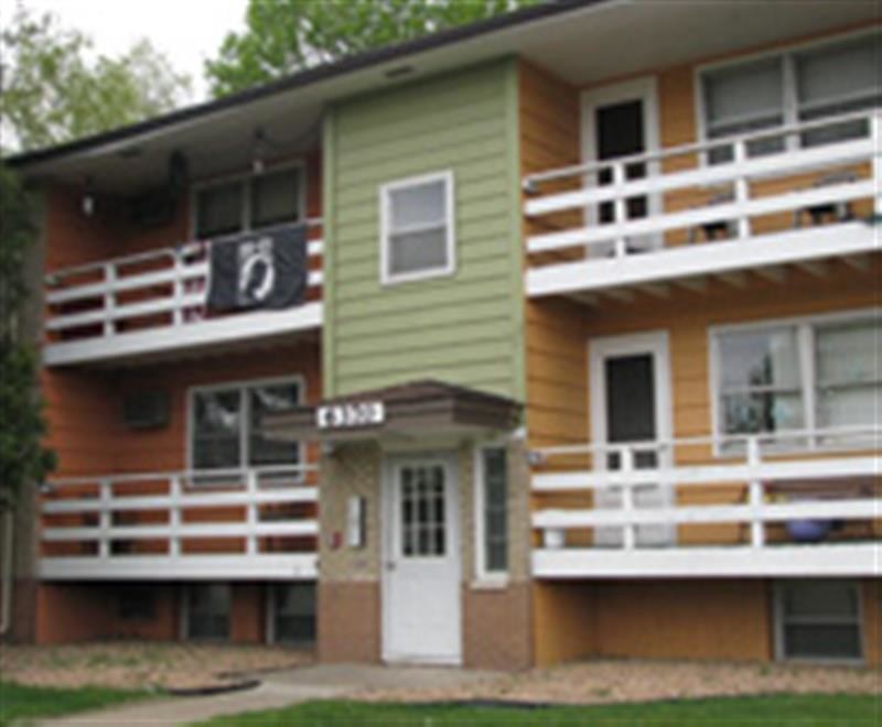 Foto principal - 1 bdrm w/ deck $850 Call 612-600-9036