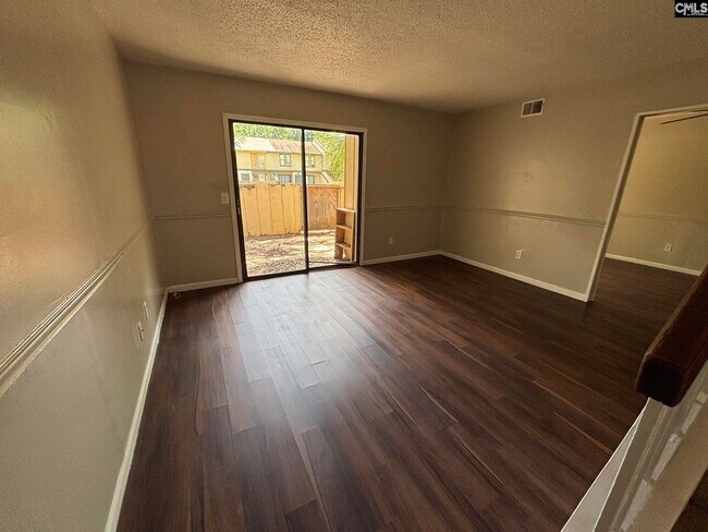 Foto del edificio - 209 Timber Ct