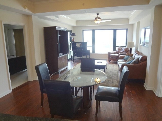 Foto principal - 121 N Monroe St