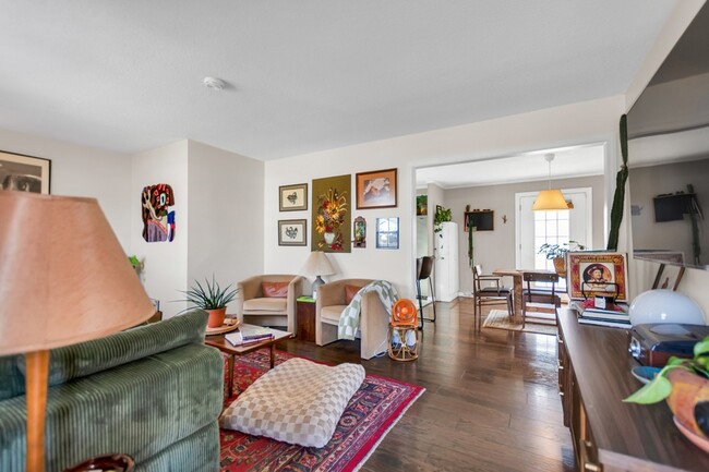 Building Photo - 284 Stephanie Dr