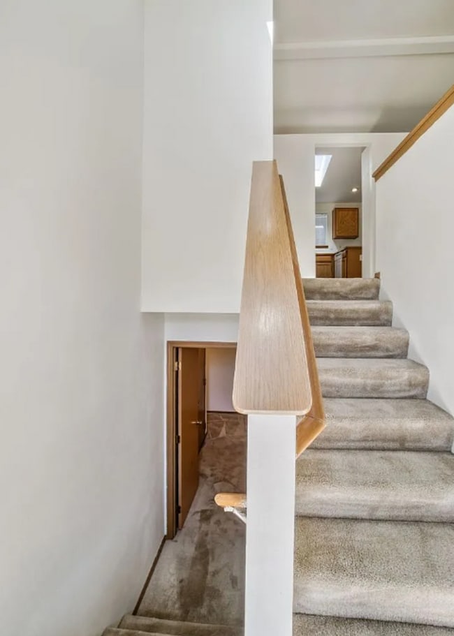 Building Photo - Spacious 3BD 2BA