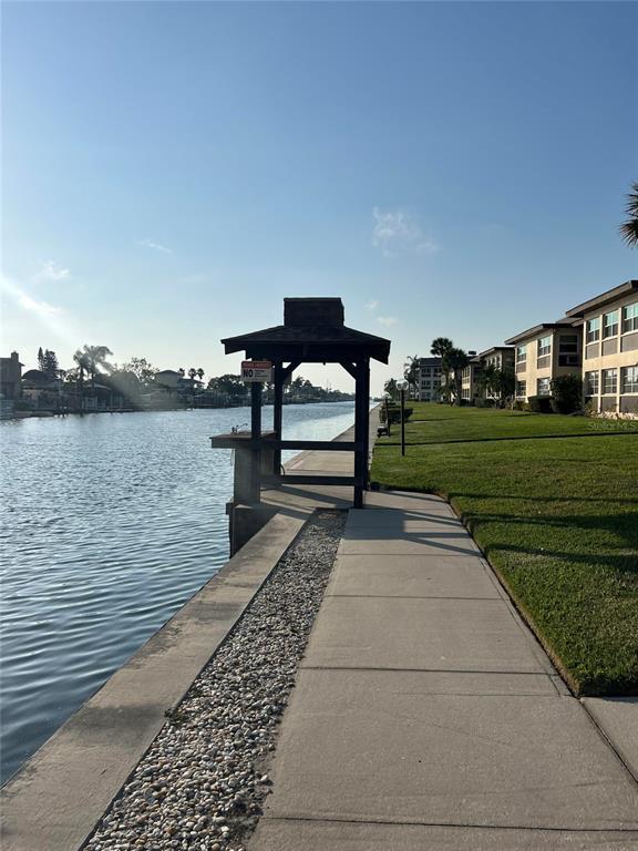 Foto del edificio - 4754 Marine Pkwy