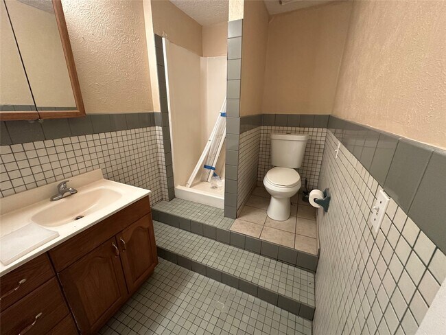 Foto del edificio - 9334 Lomax St