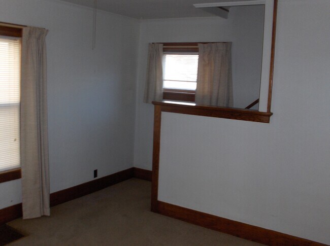 Foto del edificio - 927 Forest Ave