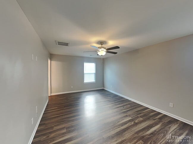 Building Photo - 2240 Pearwick Ct