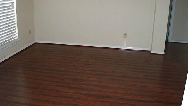 Foto del edificio - 14515 Cardinal Creek Ct