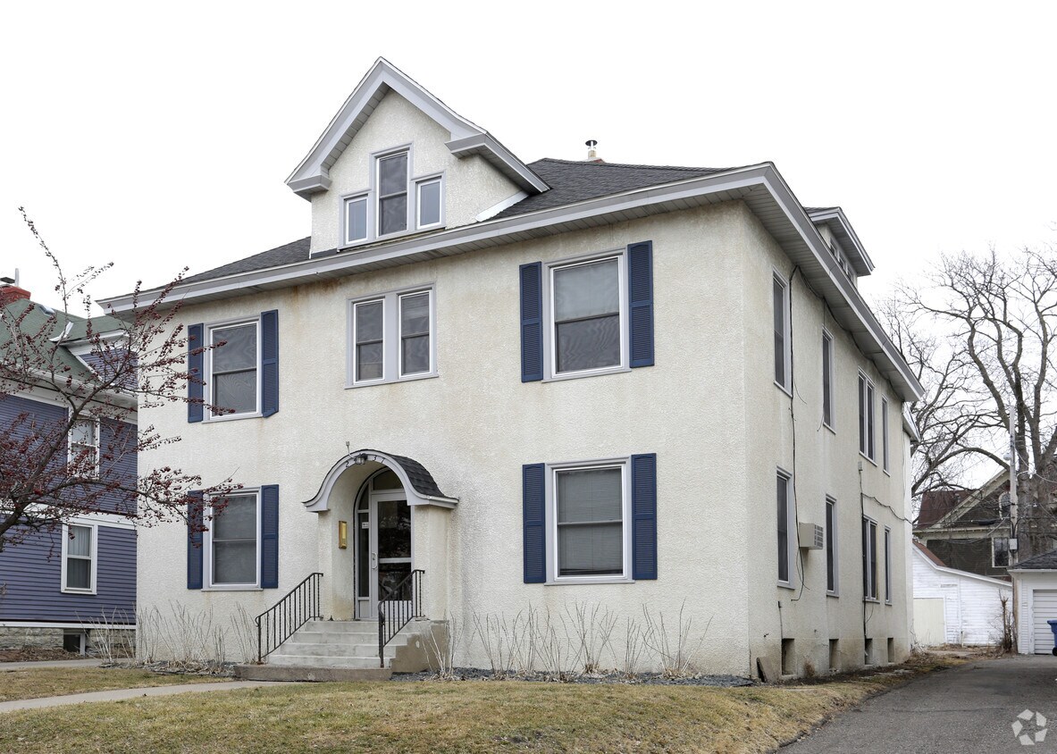 Primary Photo - 2437 Dupont Ave S