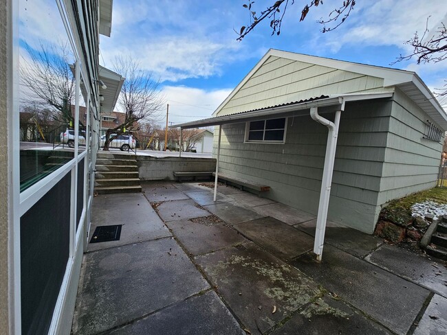 Foto del edificio - Single Family Home - Lower Rattlesnake