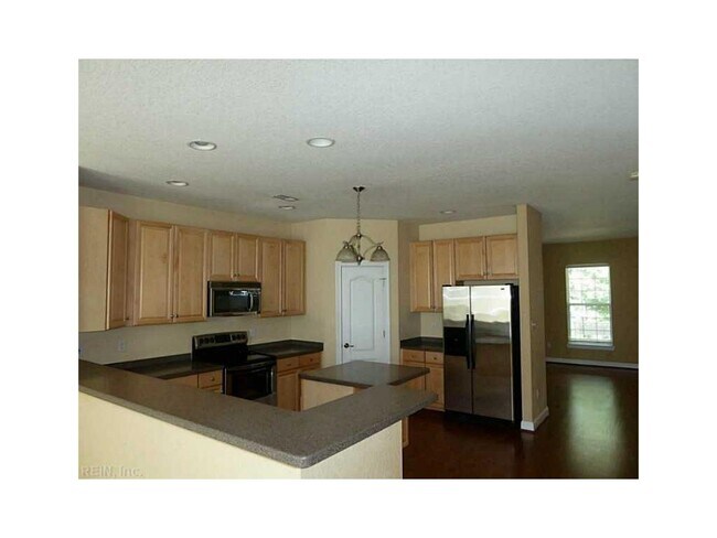 Building Photo - 4532 Willow Croft Dr