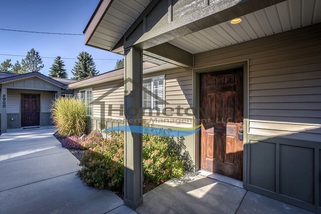 Building Photo - Beautiful 1 Bed 1 Bath Cottage Centrally Located in Coeur d'Alene