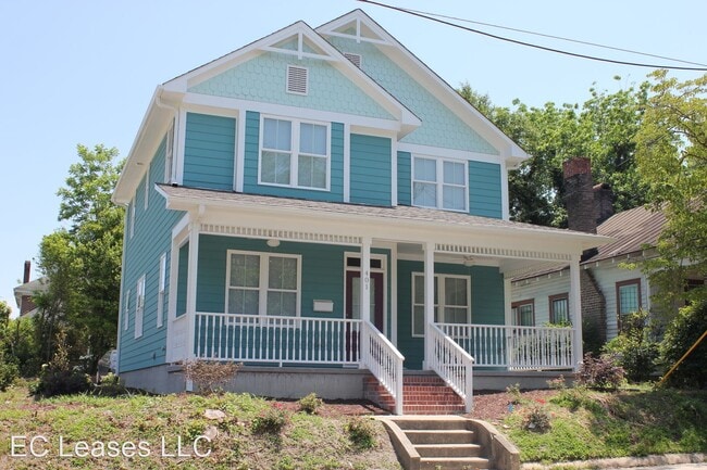 Building Photo - 3 br, 3 bath House - 401 S. Holly St.