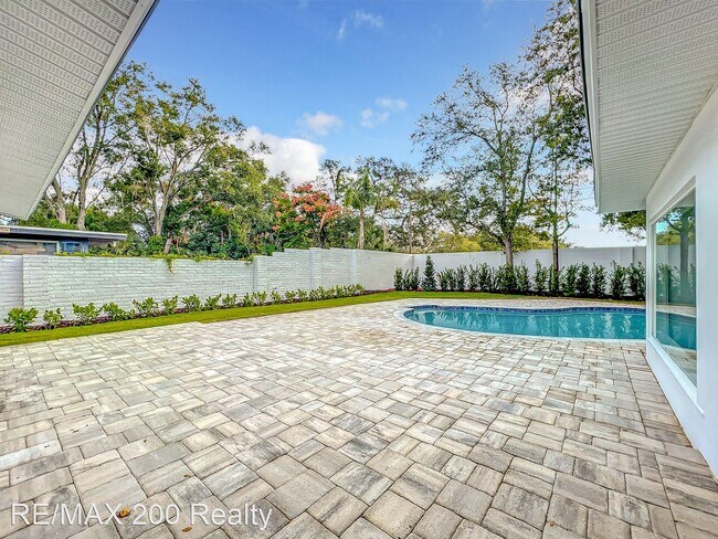 Building Photo - 4 br, 4 bath House - 2218 Fosgate Drive