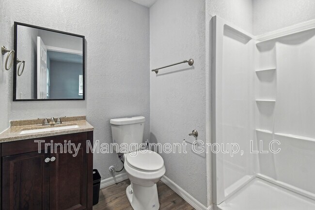 Foto del edificio - 1051 Dogwood Dr