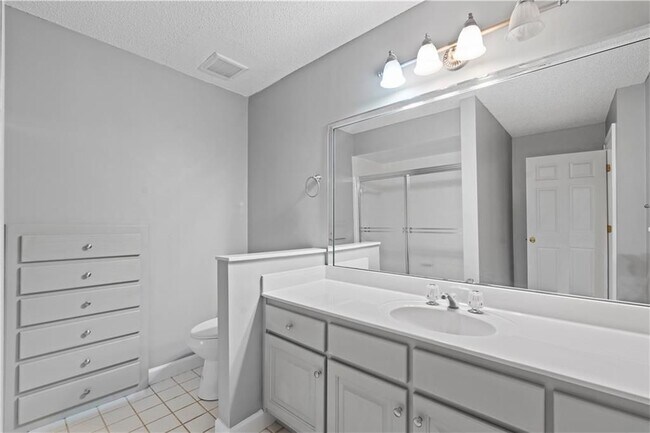 Foto del edificio - 235 Smokerise Trce