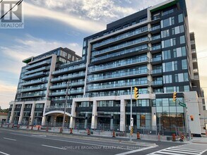 Building Photo - 8188-8188 Yonge St