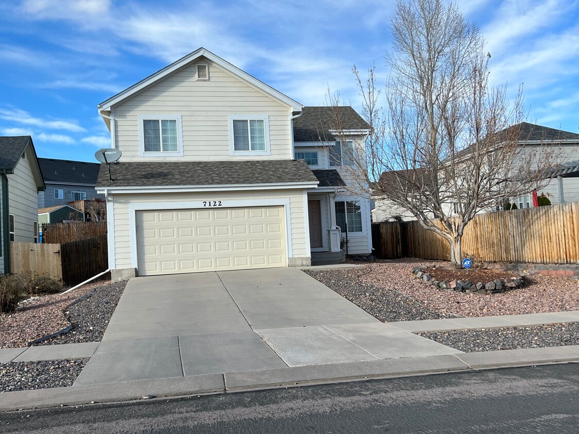 Primary Photo - 7122 Arrowroot Ave