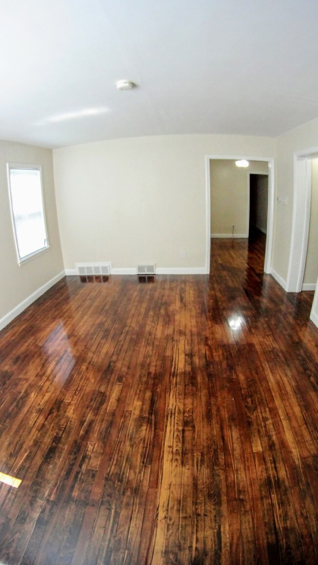 Building Photo - 1545 Schuylkill Ave