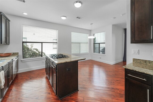 Foto del edificio - 2310 Webster St