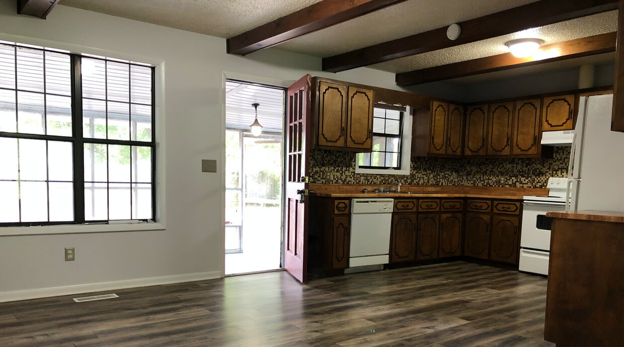 Foto del edificio - 22885 Harold Street