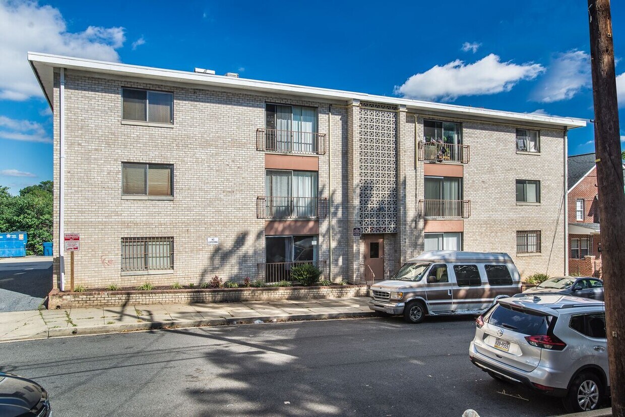 Foto principal - 5120 Astor Pl