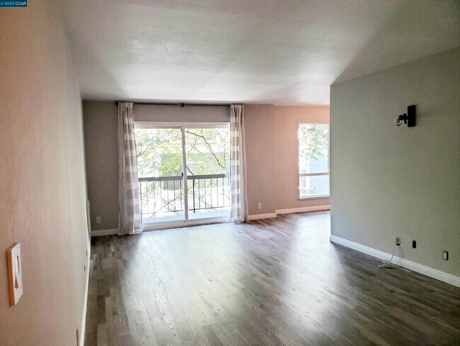 Building Photo - 407 Orange St