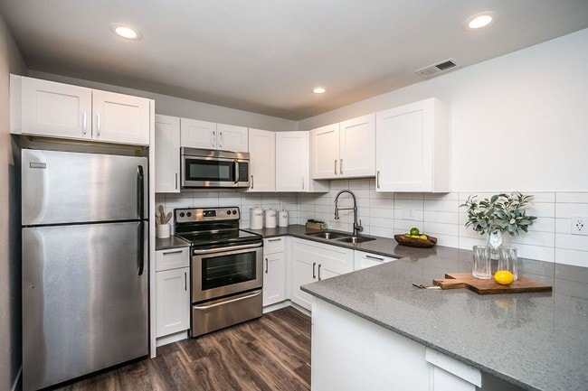Building Photo - 3126 N 39th St