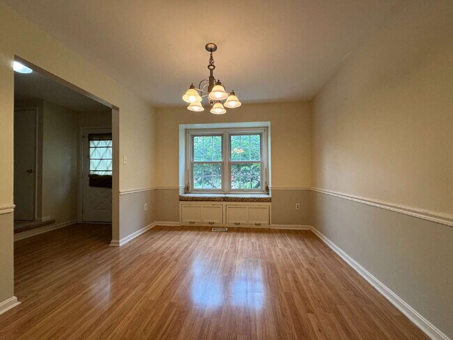 Foto del edificio - Delightful End-Unit Townhome in Courts of ...