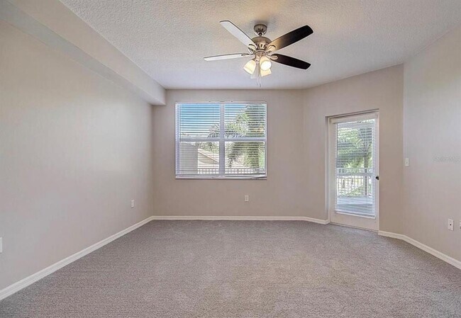 Foto del edificio - 960 Starkey Rd