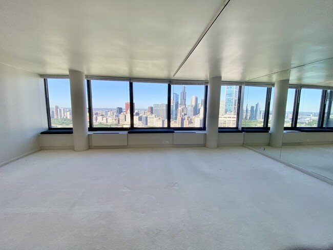 Building Photo - 155 N Harbor Dr