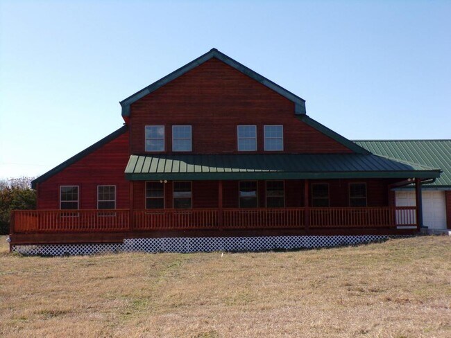 Foto del edificio - 2672 Twin Hills Rd