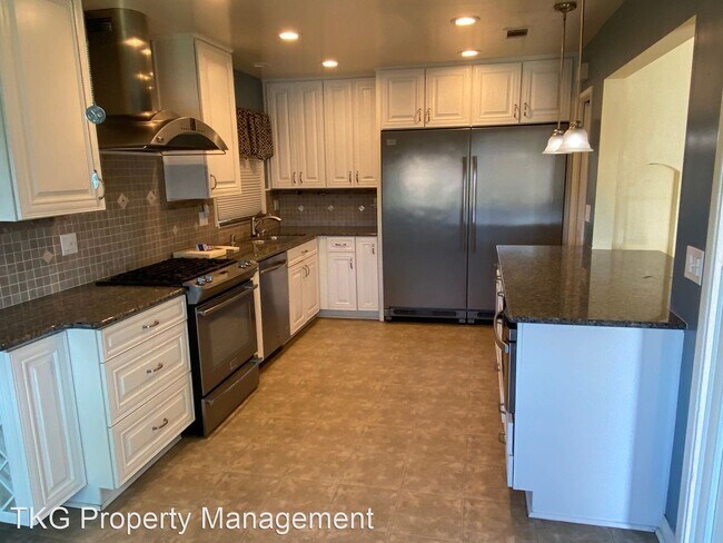 Building Photo - 6 br, 3 bath House - 1125 E Mayfair Ave