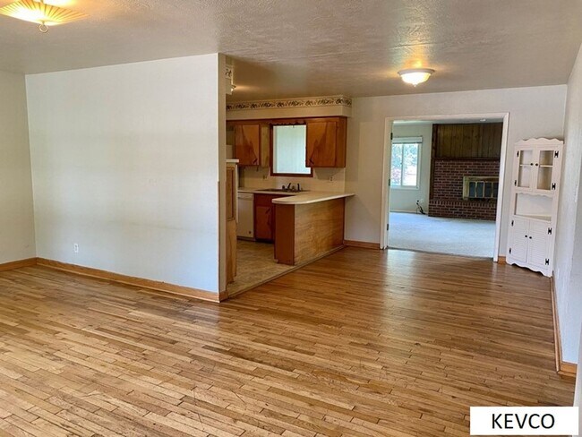 Foto del edificio - Awesome Four Bedroom Home by CSU Campus!