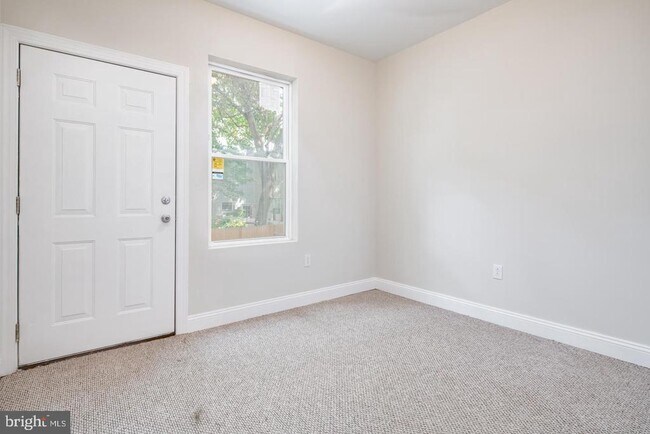 Foto del edificio - 321 N Preston St